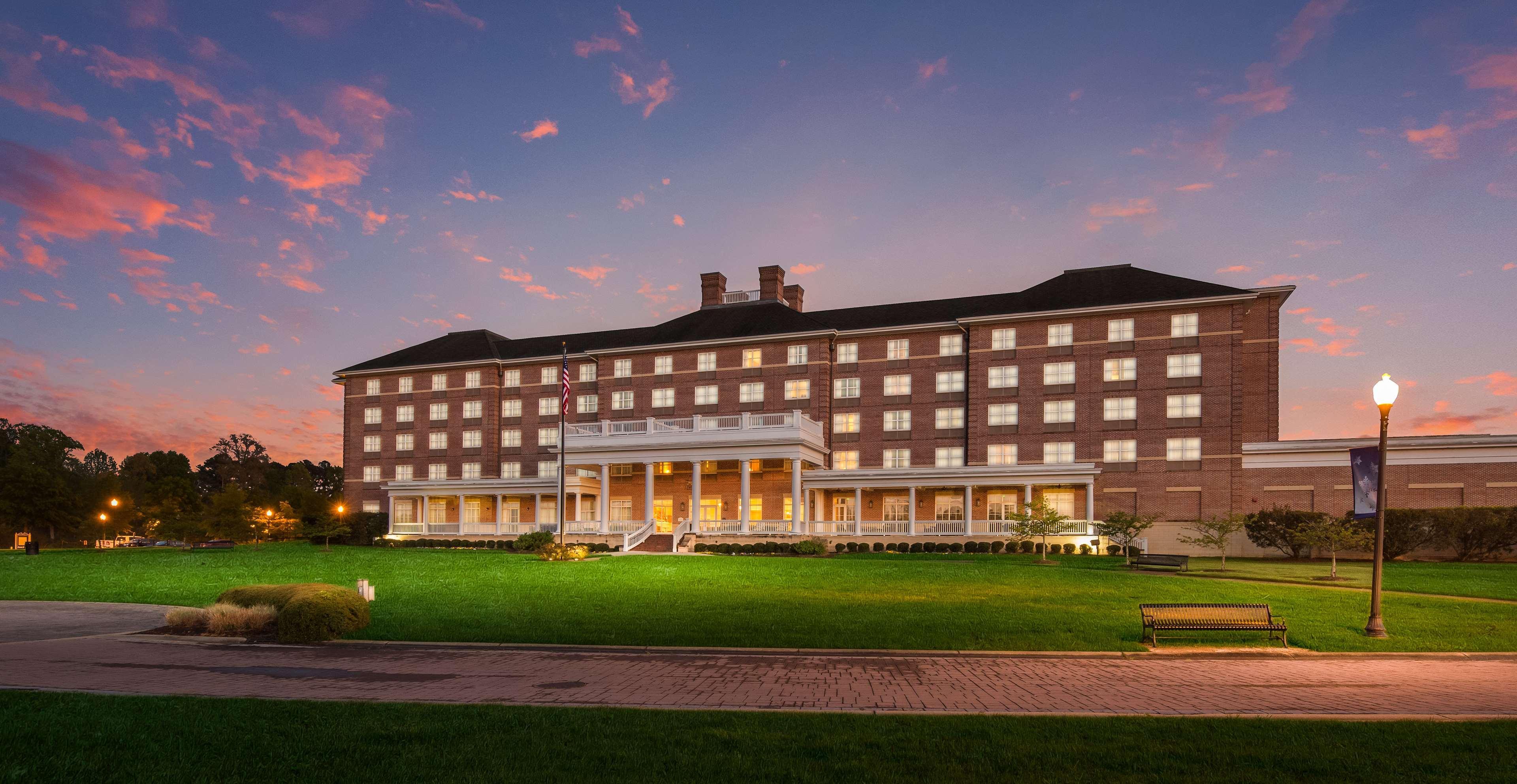 Hilton Garden Inn Suffolk Riverfront Exterior photo