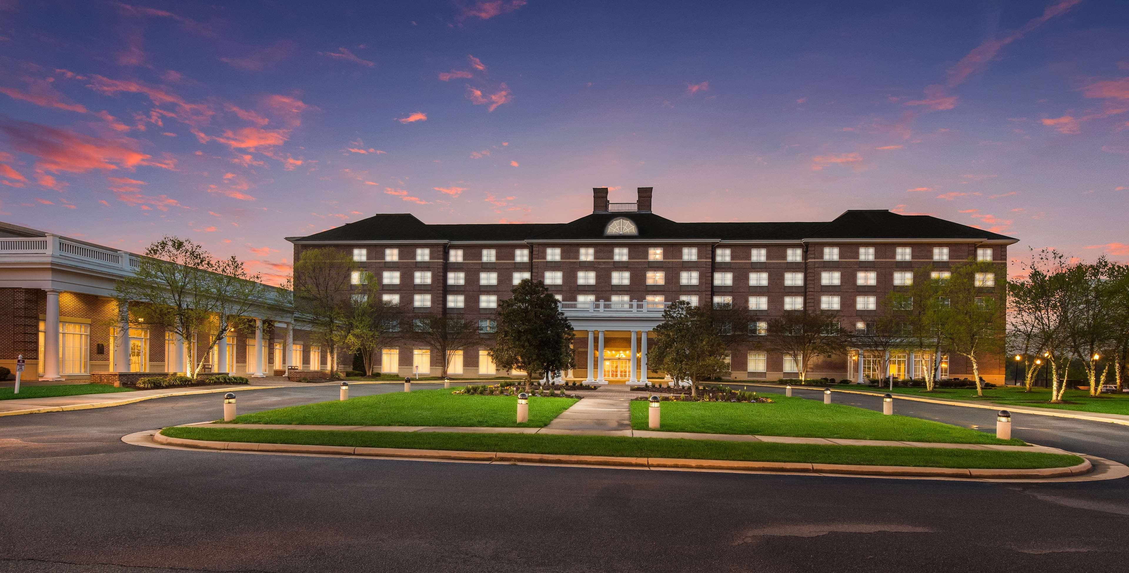 Hilton Garden Inn Suffolk Riverfront Exterior photo