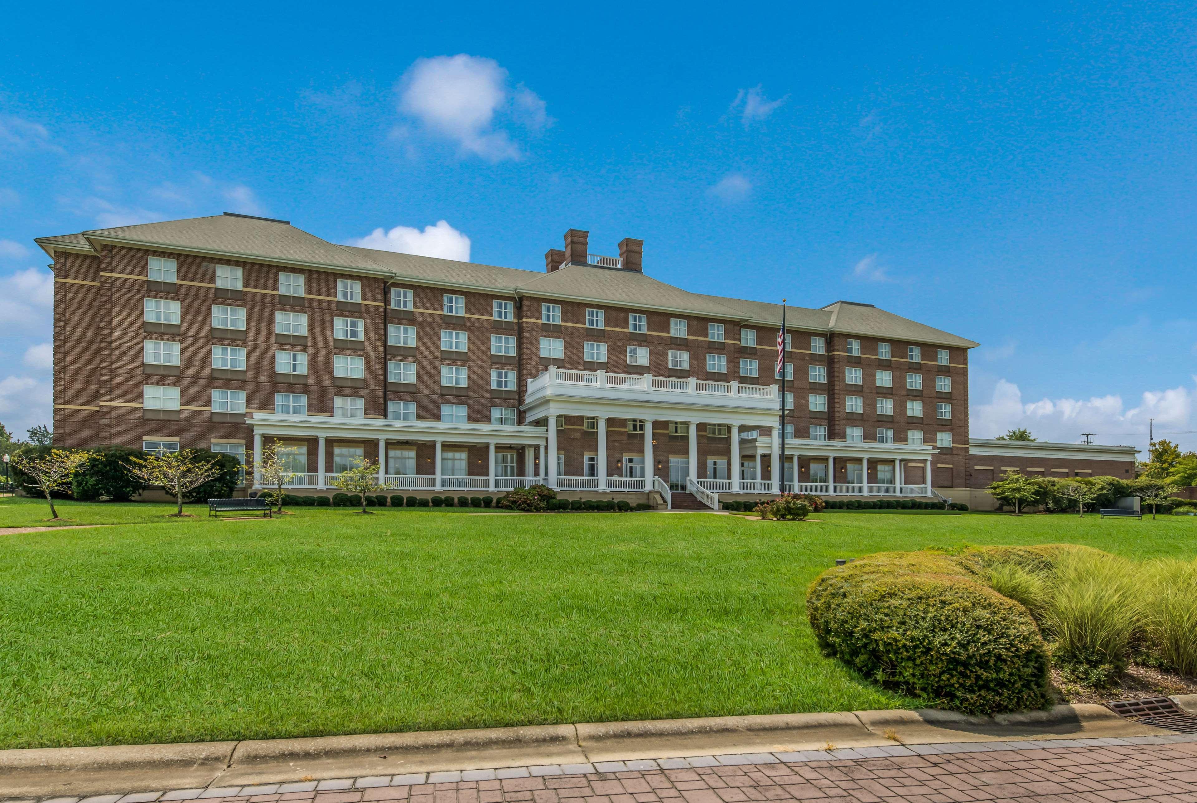 Hilton Garden Inn Suffolk Riverfront Exterior photo